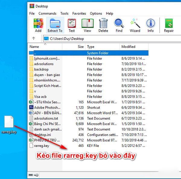 lấy file có tên là “rarreg.key” mà bạn đã tải trước đó, và kéo thả vào thư mục