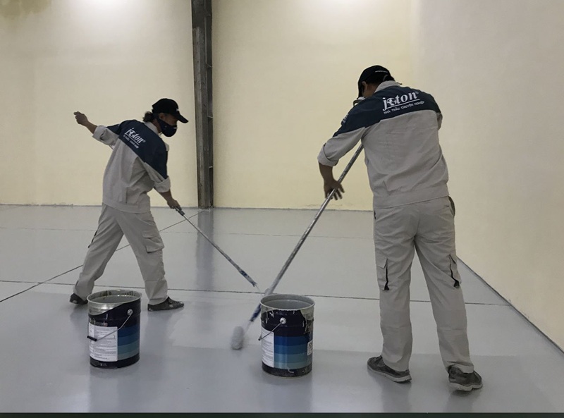 thi công sơn Epoxy cho trần nhà và tường